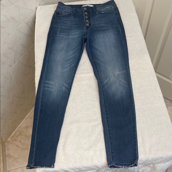 KanCan Button Fly Dark Blue Figure Hugging Elongates Your legs Trendy Size 7 - Picture 3 of 11